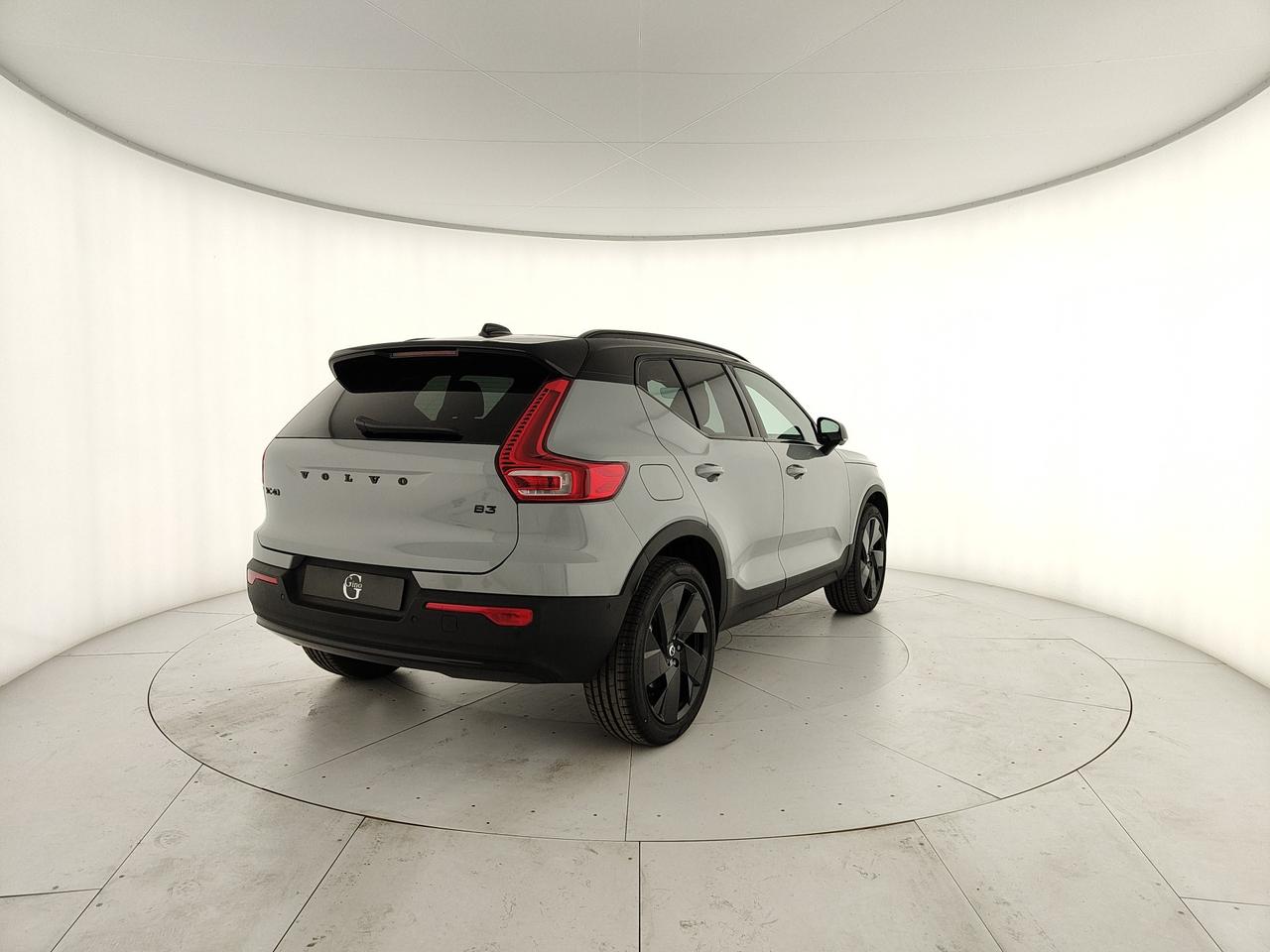 VOLVO XC40 2.0 b3 Ultra Black Edition auto