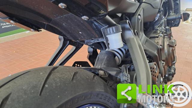 YAMAHA MT-07 .