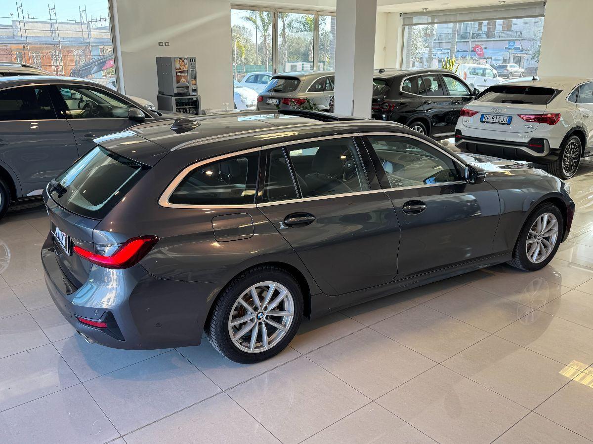 BMW Serie 3 318d Touring Tetto/Pelle/Led