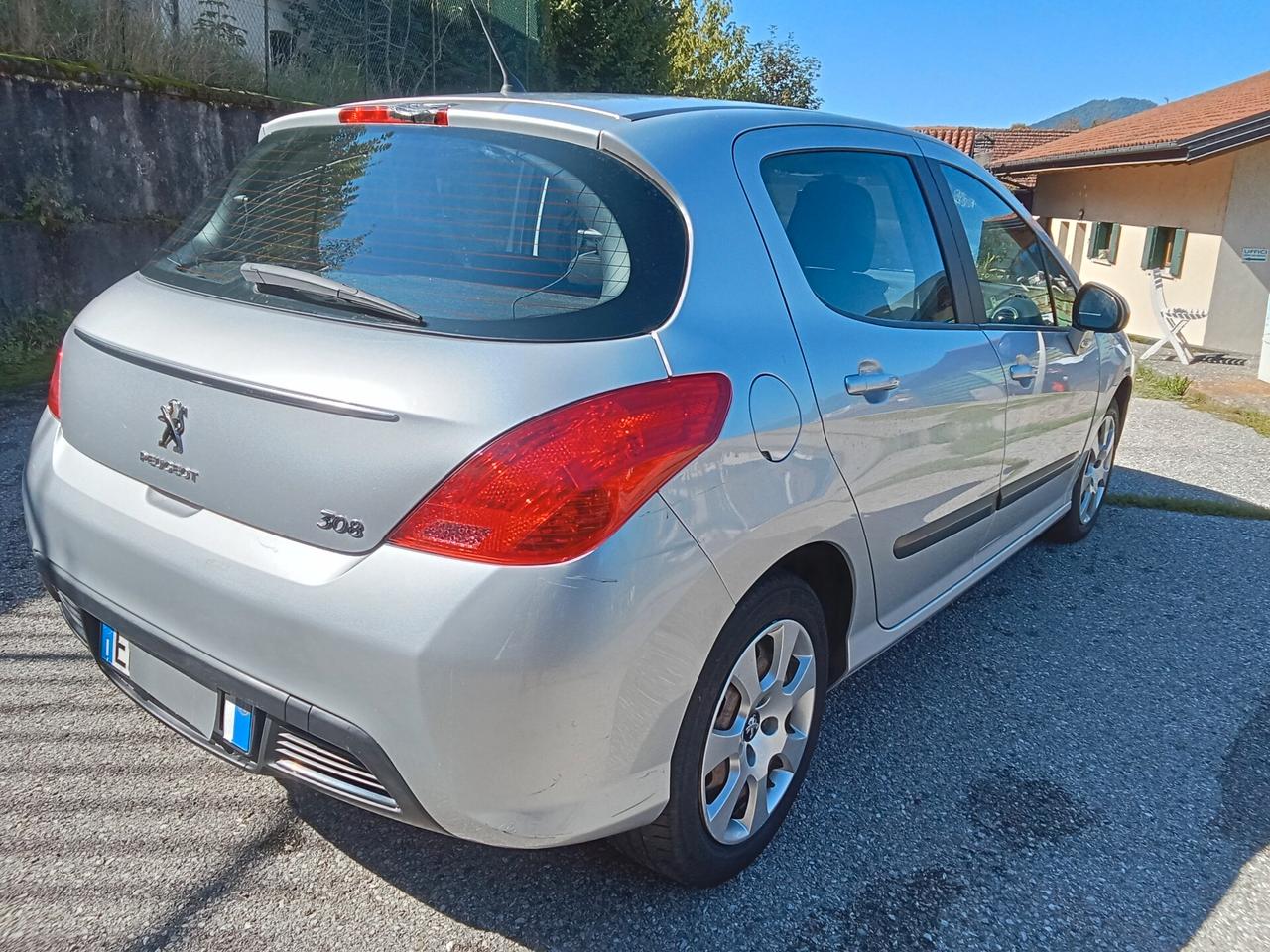 Peugeot 308 1.4 VTi 98CV 5p. Access
