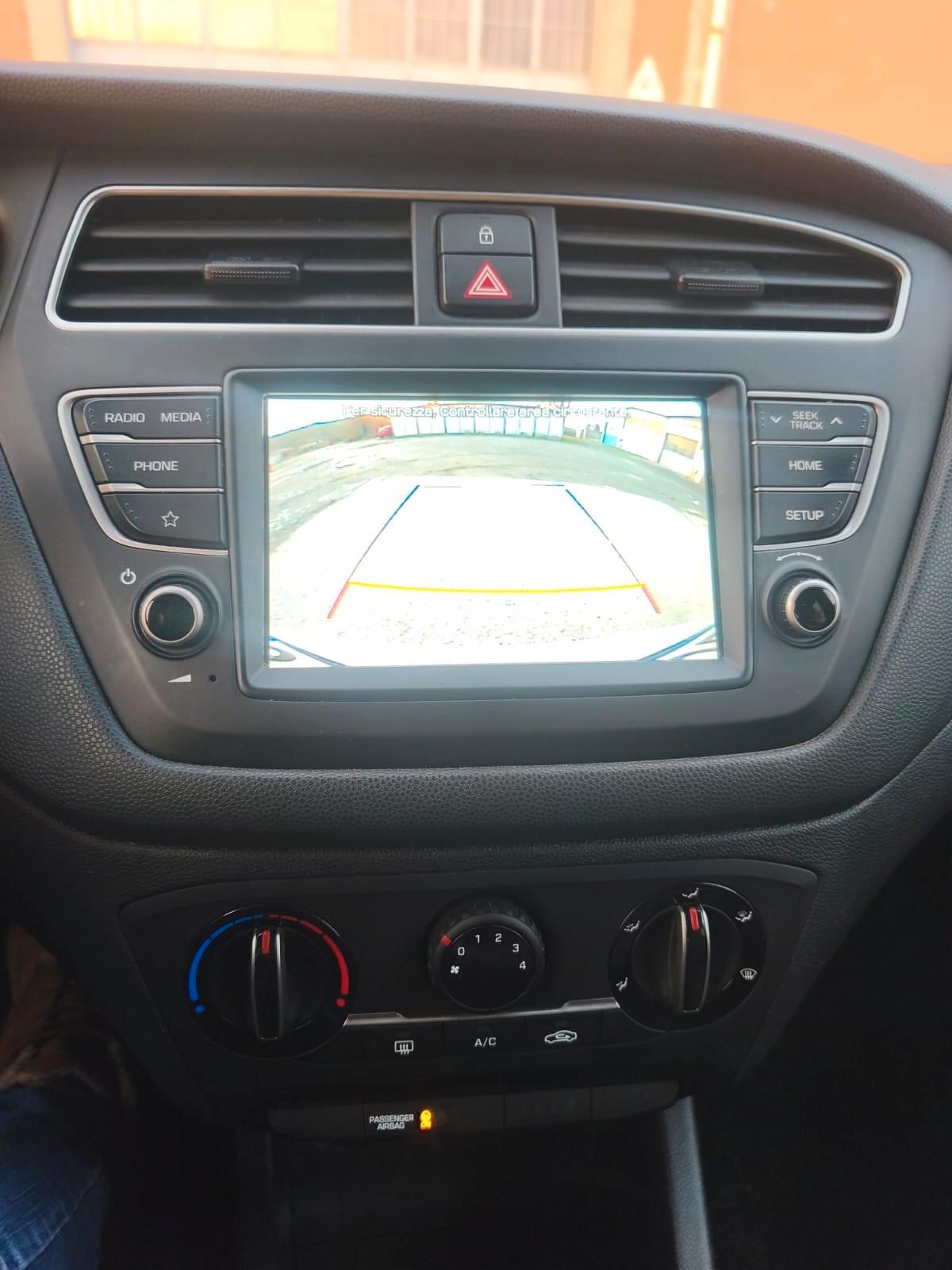 Hyundai i20 2020---1.2 Benzina Neopatentati