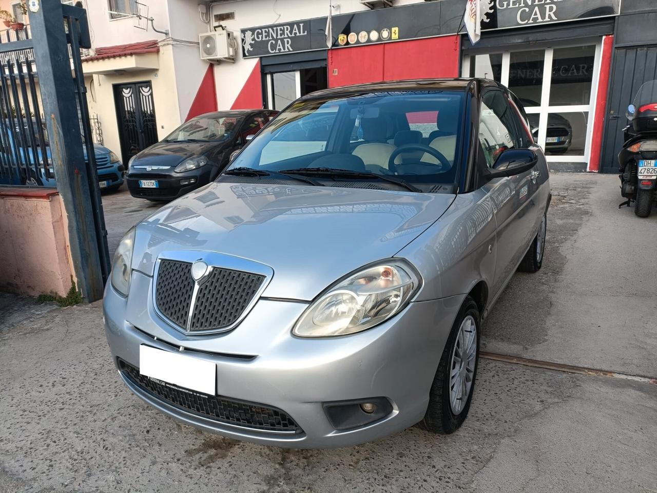 Lancia Ypsilon 1.3 MJT 90 CV Oro Plus OK NEOPATENTATI
