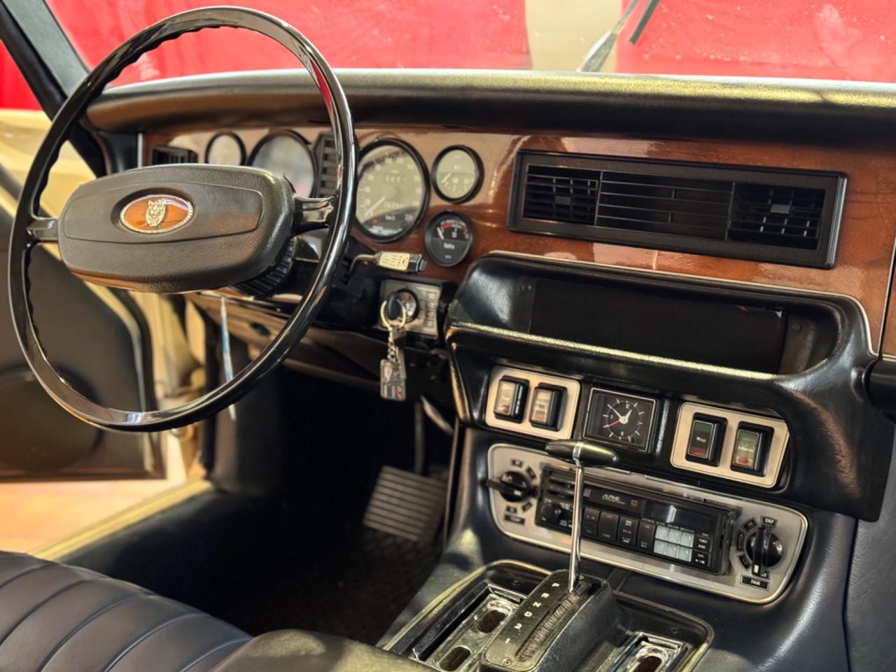 Jaguar XJ6 - 4.2 - TARGA ORO