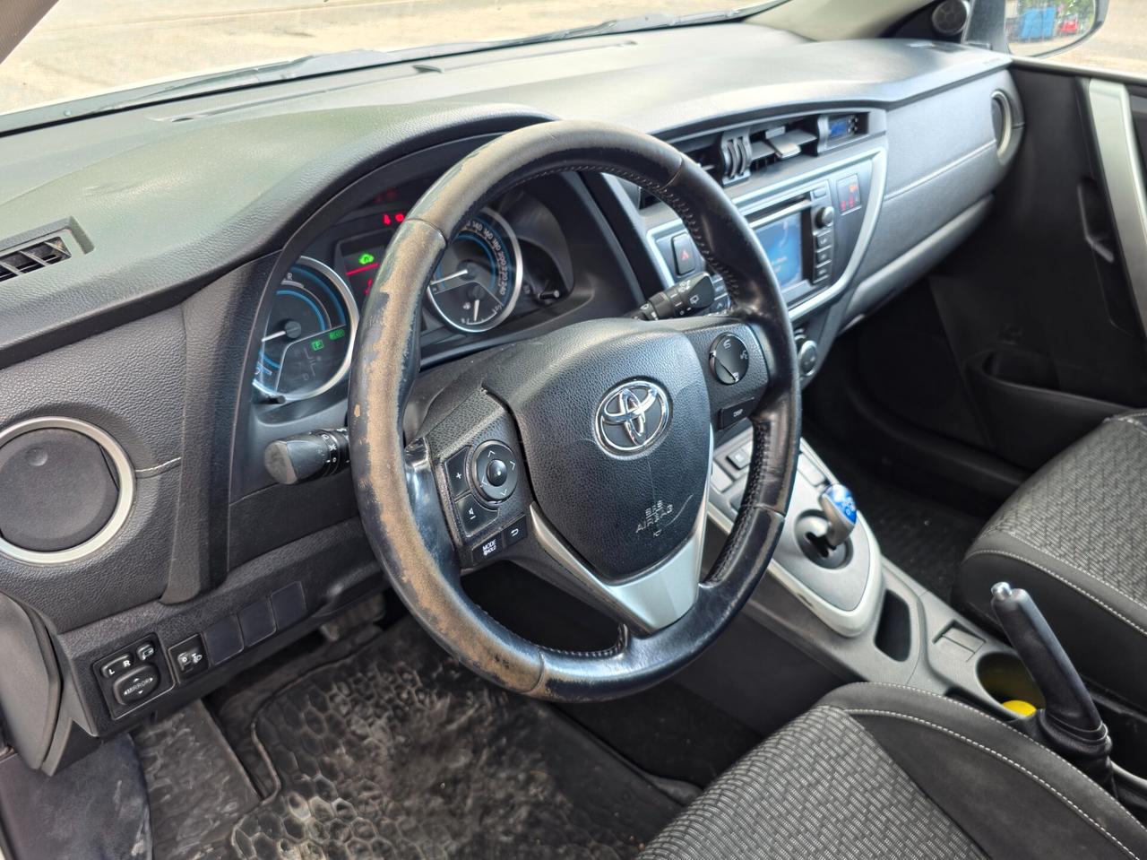 Toyota Auris Touring Sports 1.8 Hybrid Cool CV-100 Automatico NEO