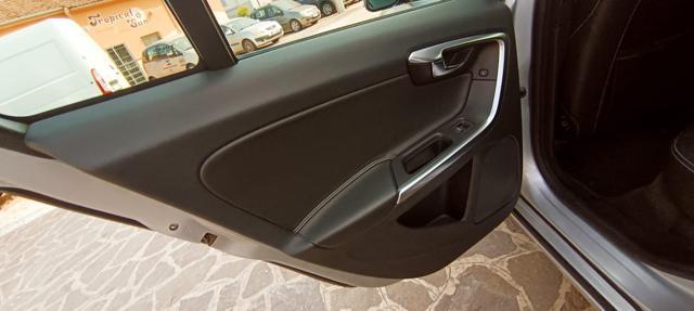 VOLVO V60 D3 Momentum