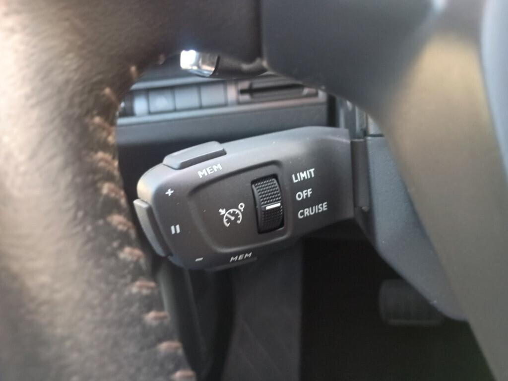 Peugeot 3008 1.5 BlueHDi 130cv EAT8 Active Pack