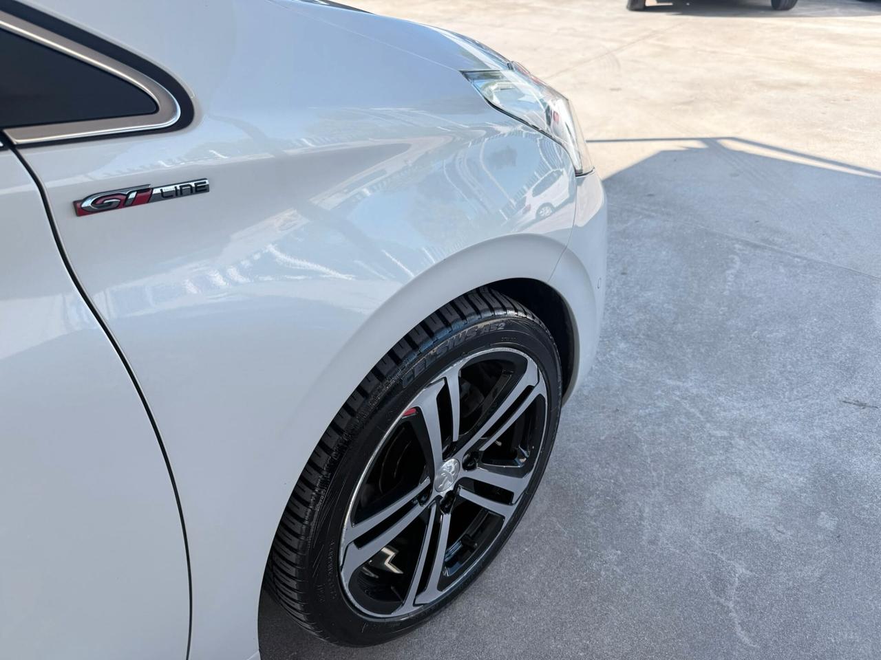 Peugeot 208 PureTech Turbo 110 EAT6 S&S 5 porte GT Line