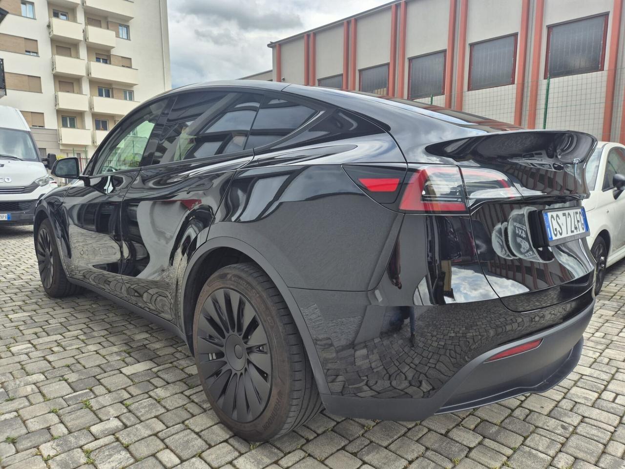 Tesla Model Y RWD