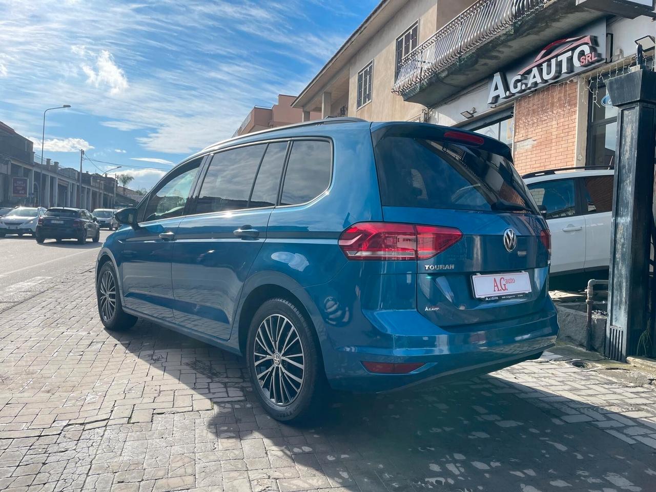 Volkswagen Touran 1.6 TDI Highline 7 POSTI