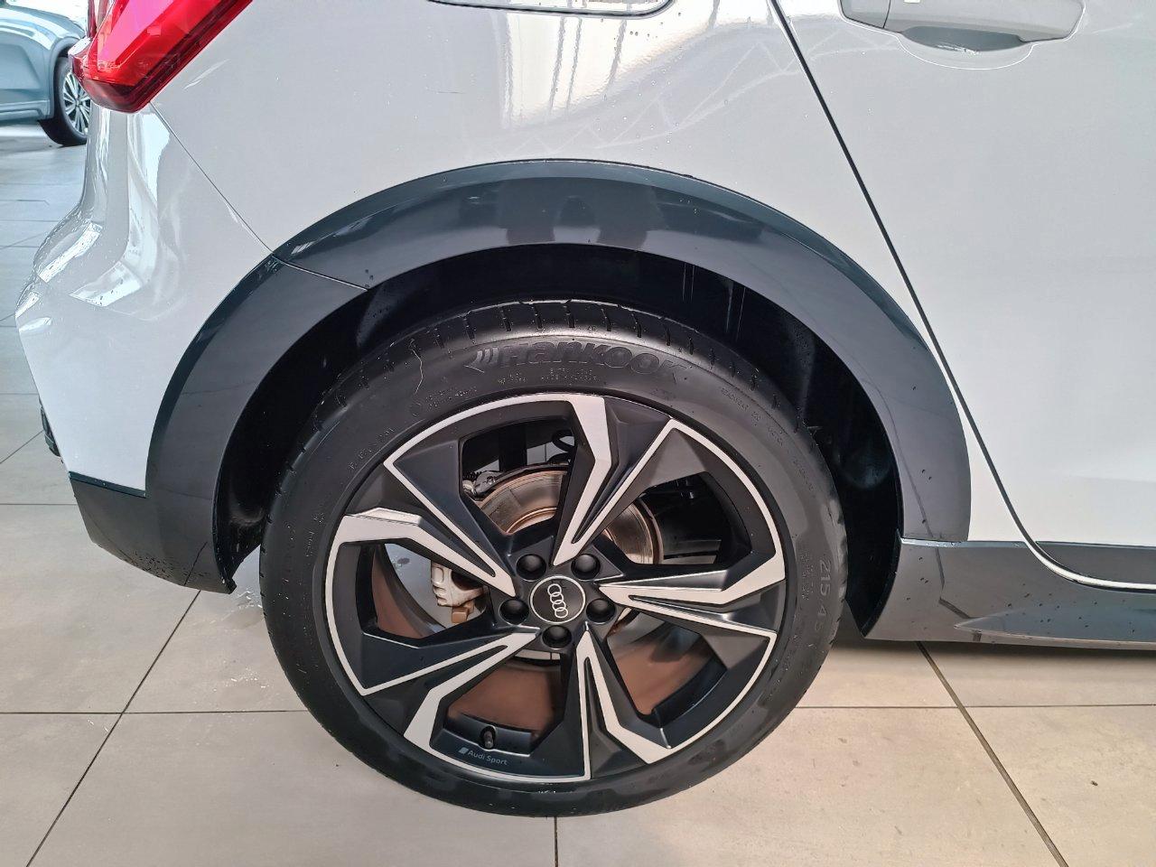 Audi A1 Allstreet 30 1.0 tfsi Identity Contrast 110cv