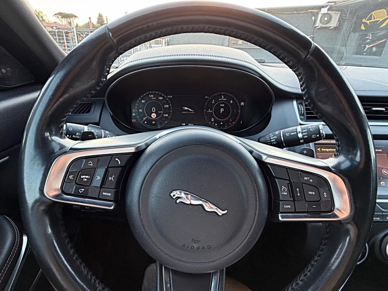 Jaguar E-Pace 2.0D 150 CV AWD aut. R-Dynamic HSE 12 MESI DI GARANZIA