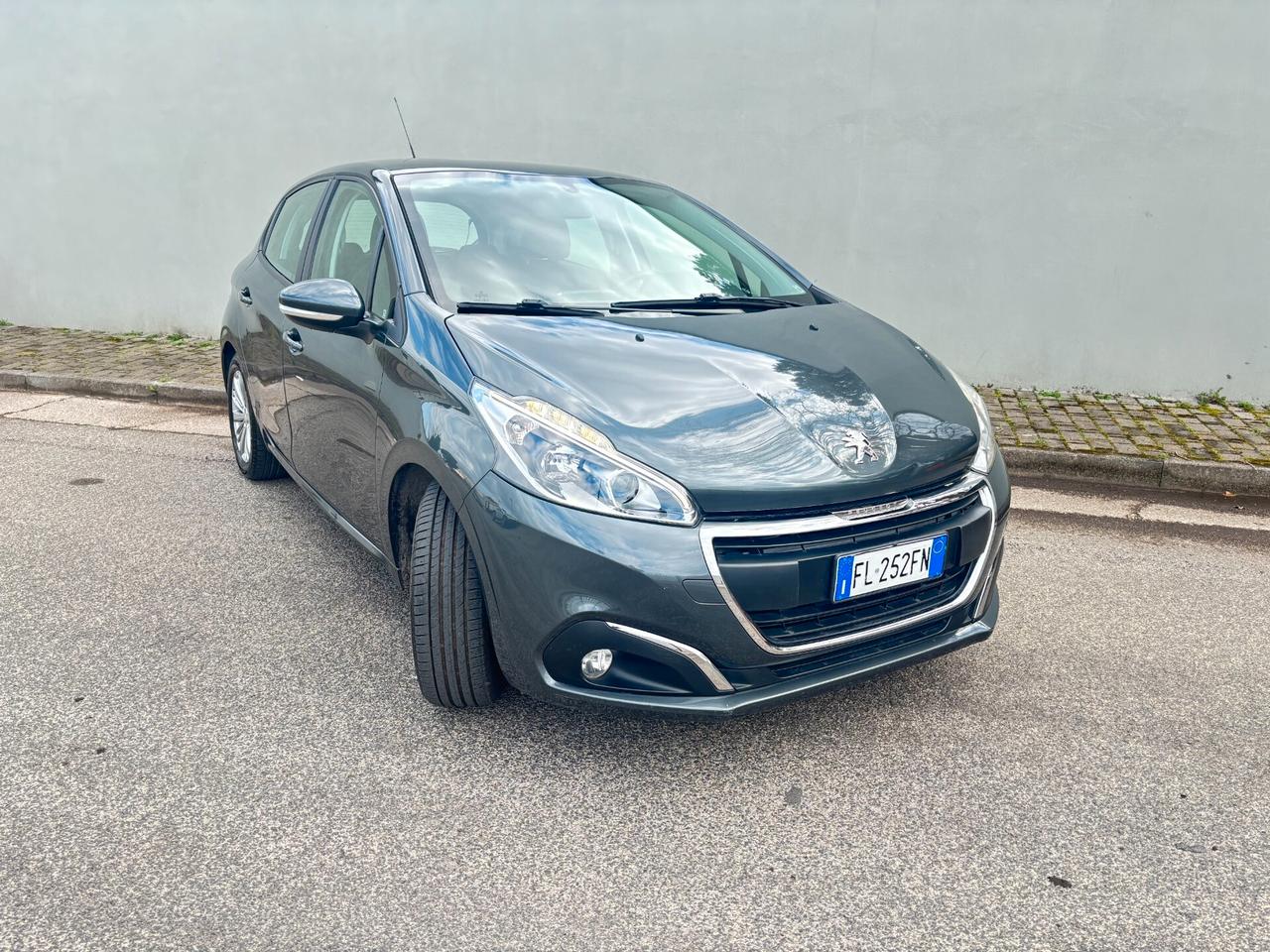 Peugeot 208 PureTech 82 5 porte Allure