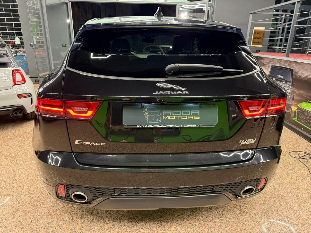 Jaguar E-Pace 2.0D 180 CV AWD aut. R-Dynamic HSE