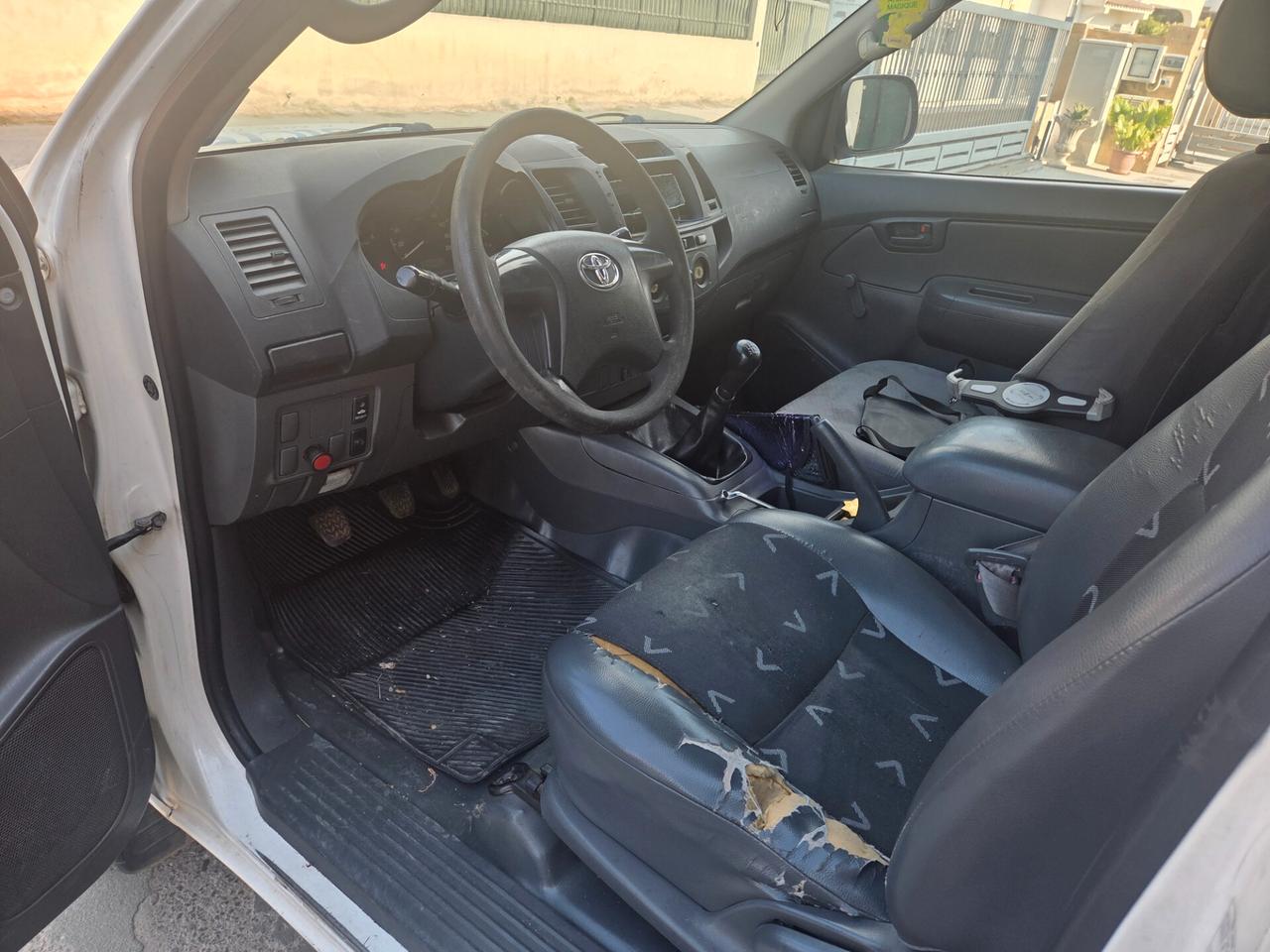 Toyota HILUX 2WD 2.4CC refrigerato -40° piastre 2014