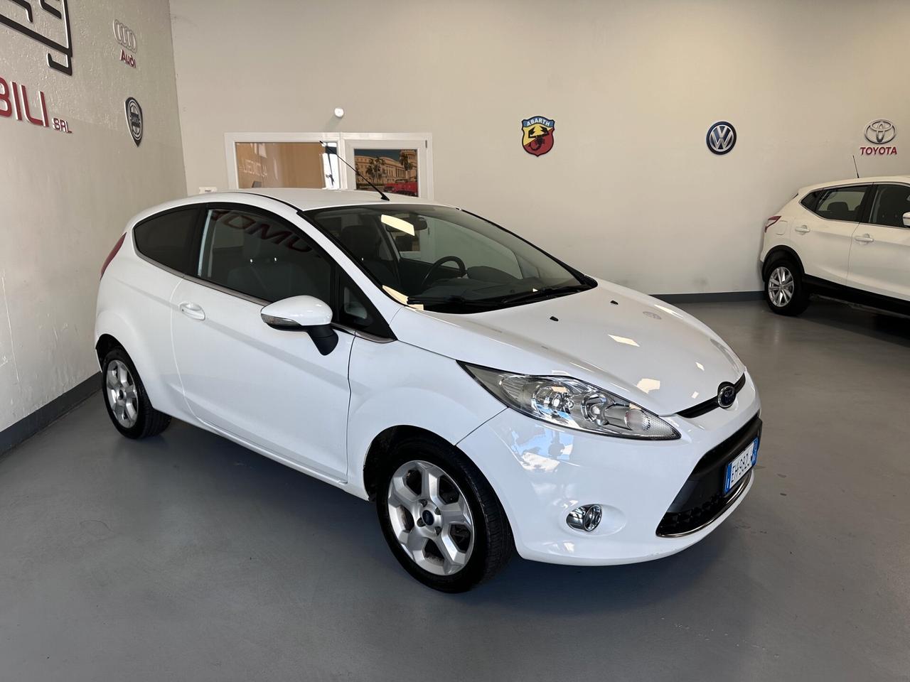 FORD FIESTA 1.4 BENZINA GPL