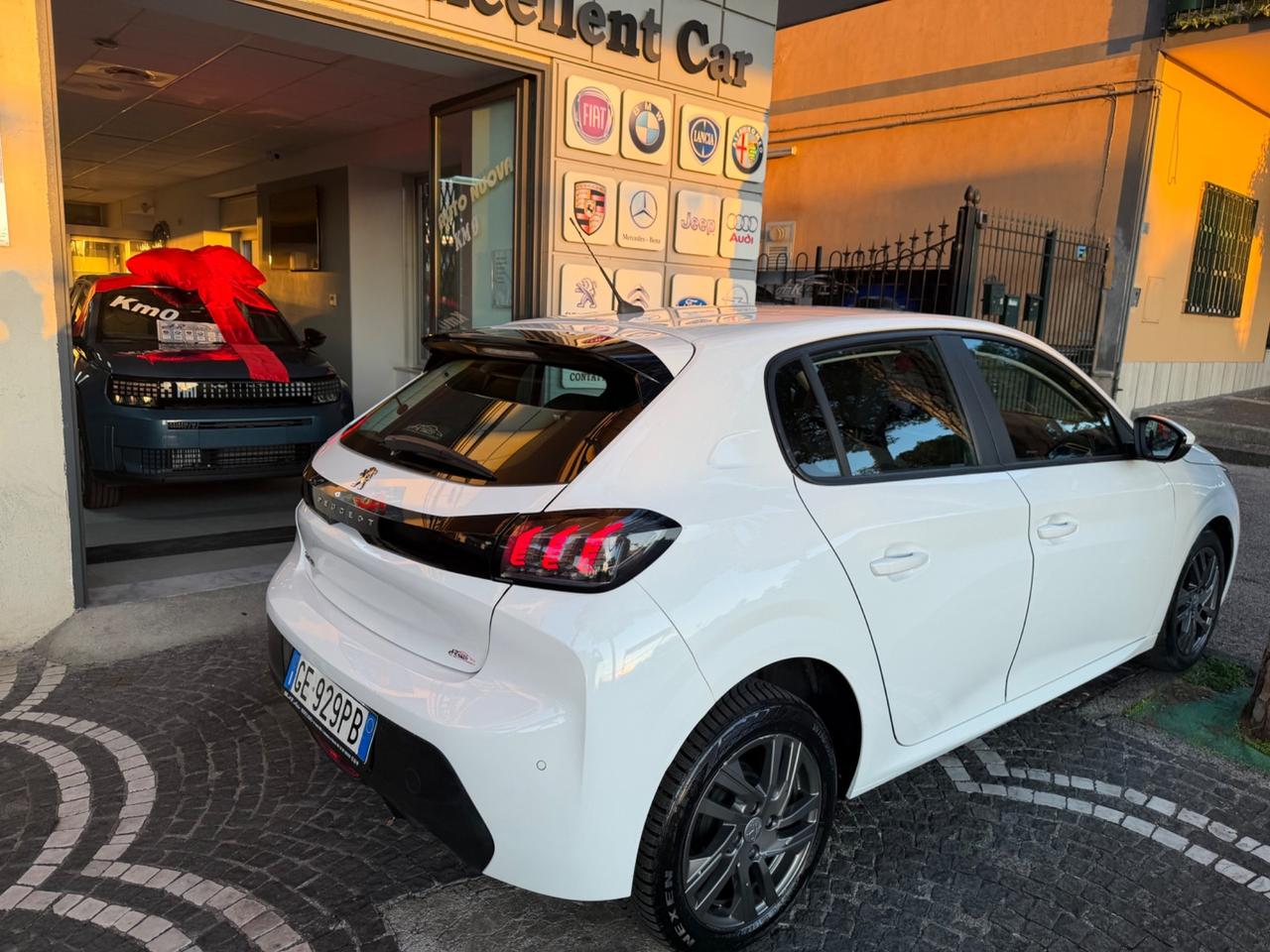 Peugeot 208 PureTech 100 Stop&Start EAT8 5 porte Active Pack
