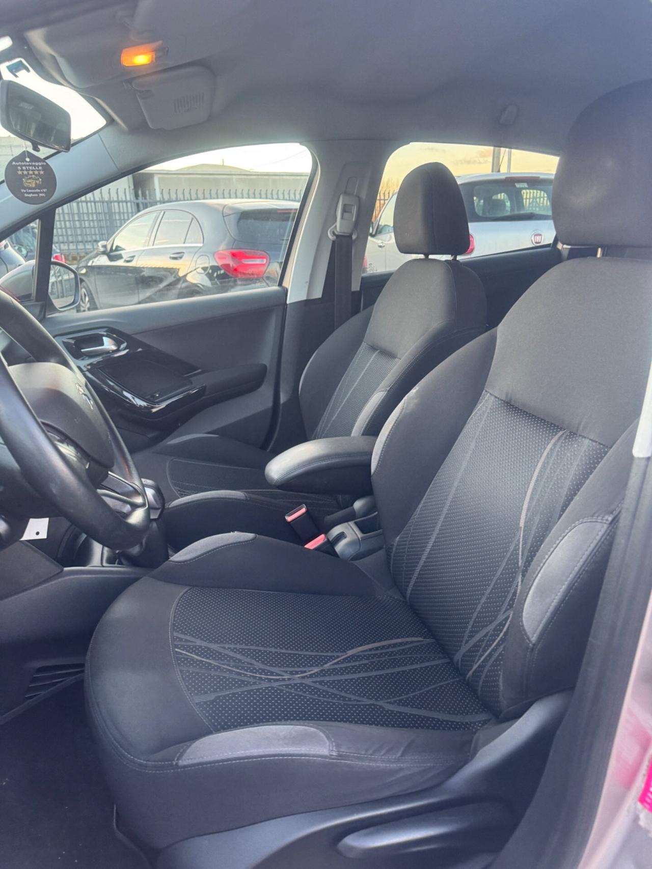 Peugeot 208 1.4 HDi 68 CV 5 porte Allure