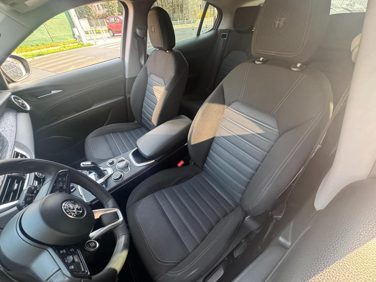 Alfa Romeo Stelvio 2.2 t Business rwd 160cv auto