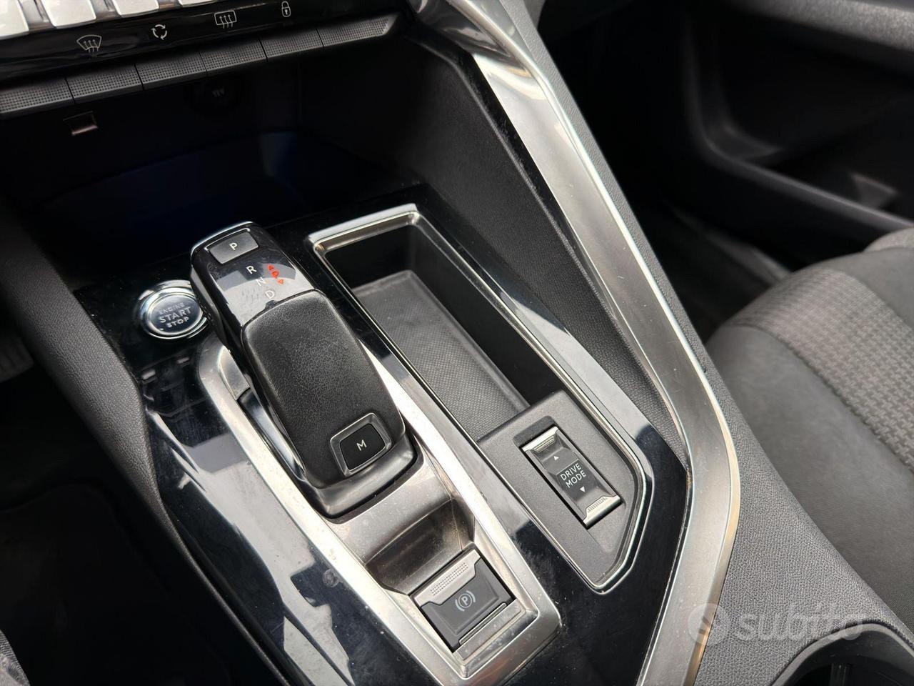 Peugeot 3008 1.5 HDi 130cv EAT8 ACTIVE LED/KEYLESS