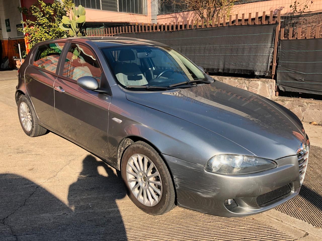 Alfa Romeo 147 1.6 16V TS (105) 5 porte black line