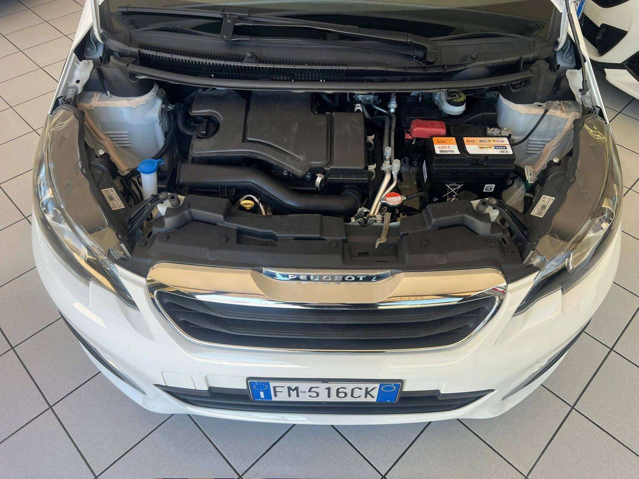 Peugeot 108 108 5p 1.0 vti Allure E6 SOLO 89.000KM