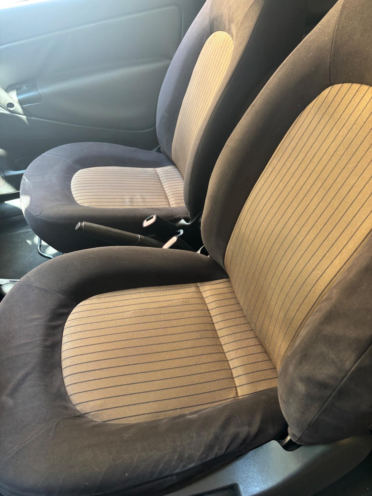 Lancia Ypsilon 1.3 MJT 90 CV Platino