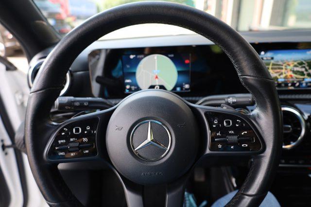 MERCEDES-BENZ A 180 d Automatica MBux NAVI Retrocamera Cruise Ufficial