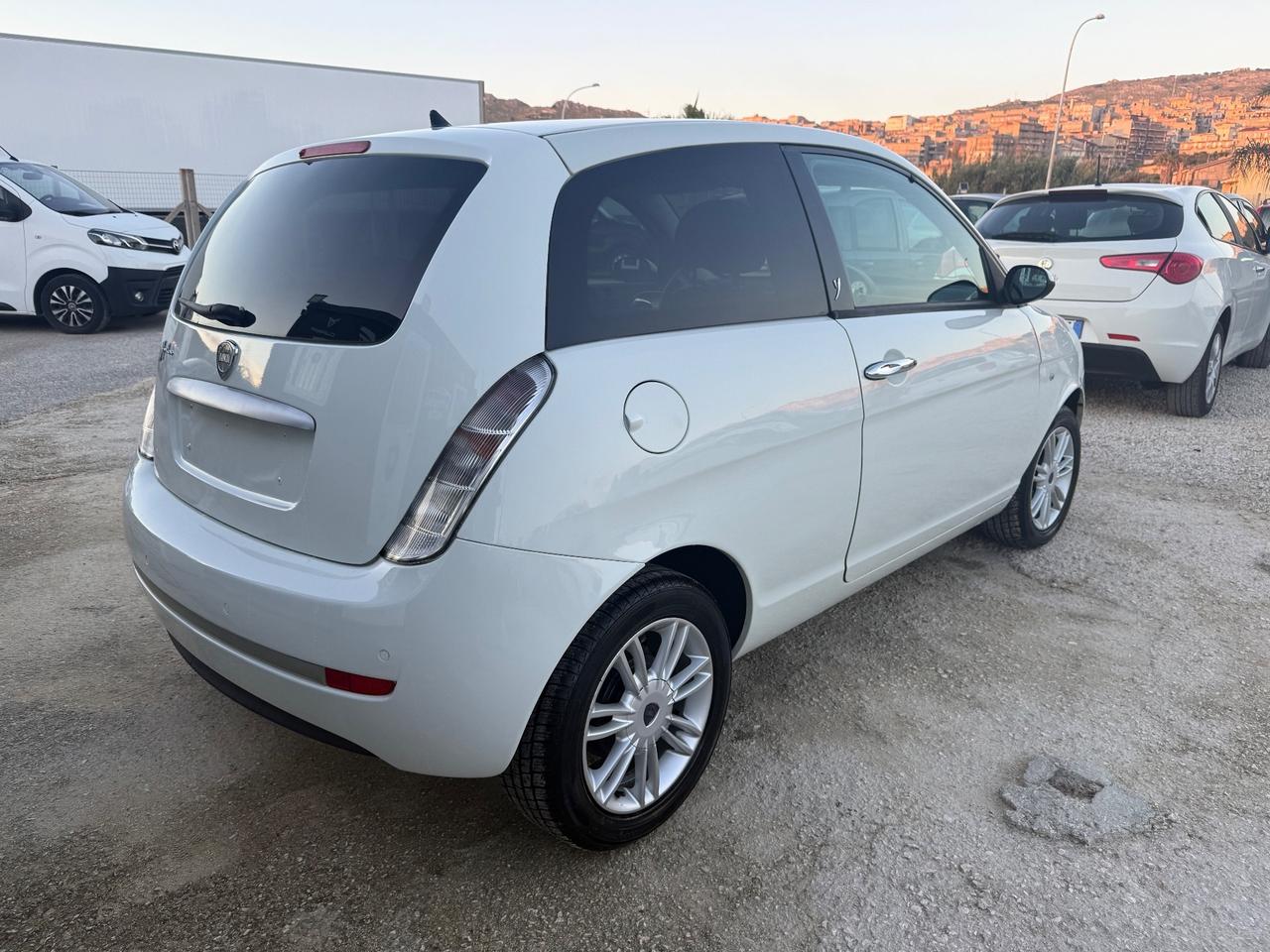 Lancia Ypsilon 1.2 Platino