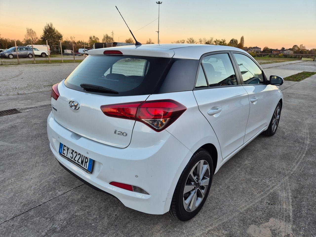 Hyundai i20 1.1 CRDi 12V 5 porte neopatentati