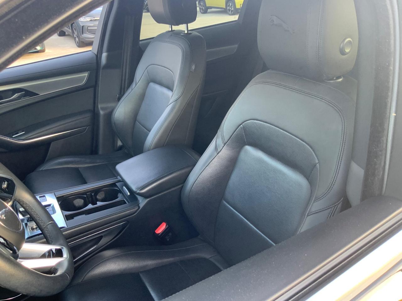 Jaguar F-Pace 2.0 D 163 CV AWD aut. SE