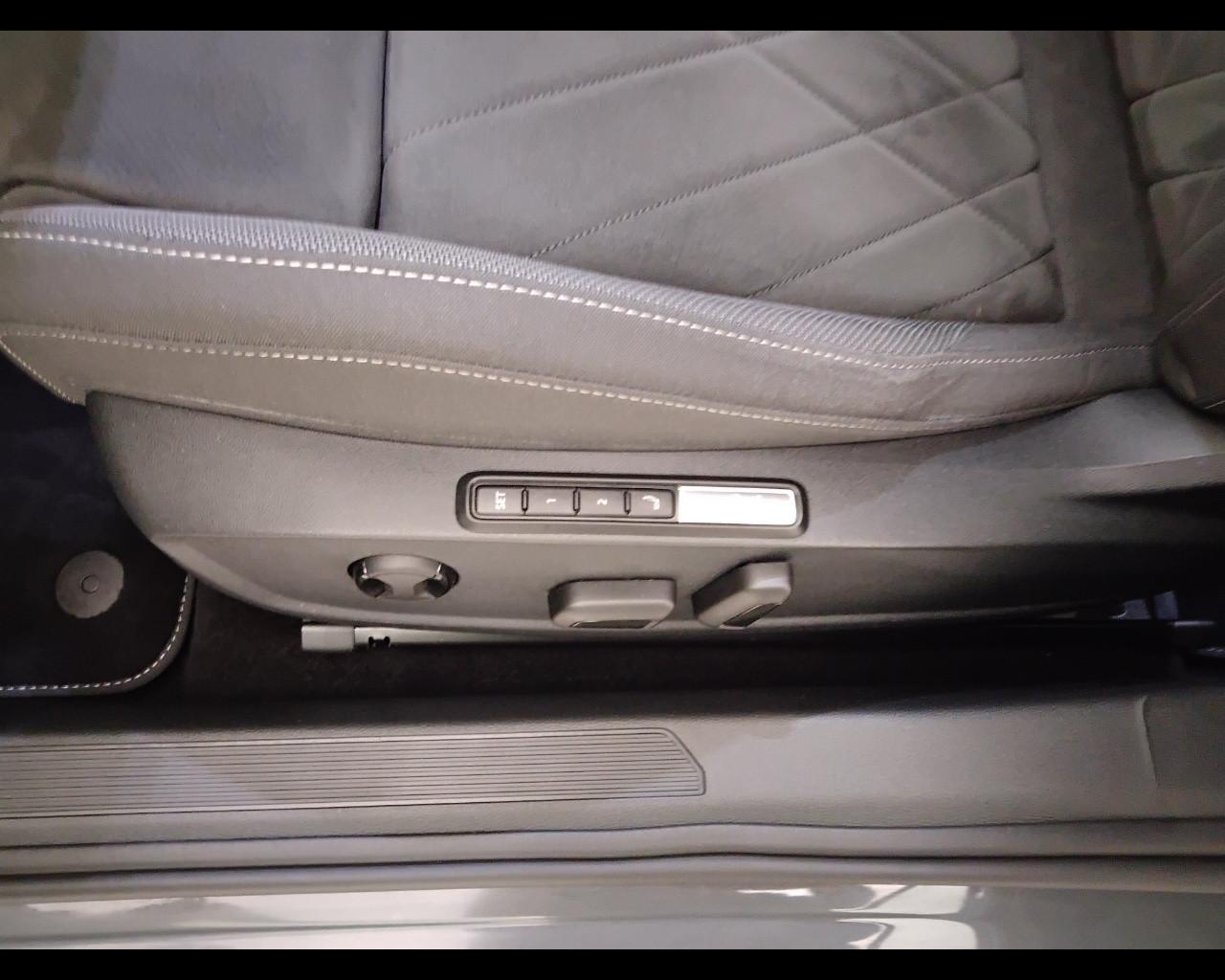 VOLKSWAGEN Golf VIII 2020 - Golf 2.0 tdi Style 115cv