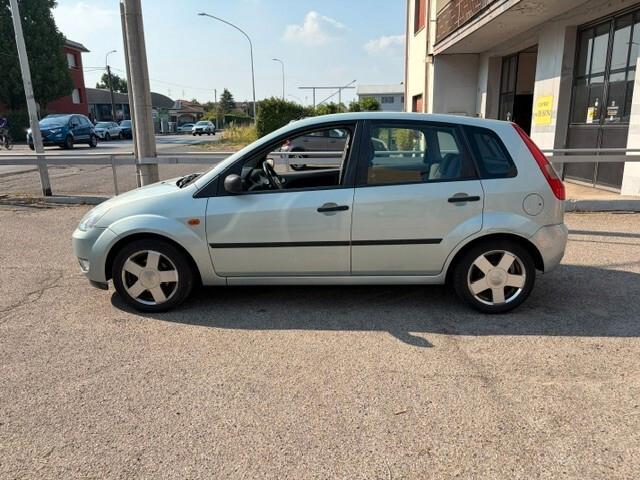 Ford Fiesta 1.4 16V 5p. NEOPATENTATI