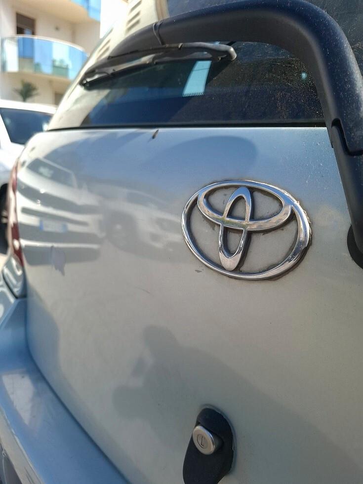 Toyota Yaris 1.3 5 porte Luna - 2005
