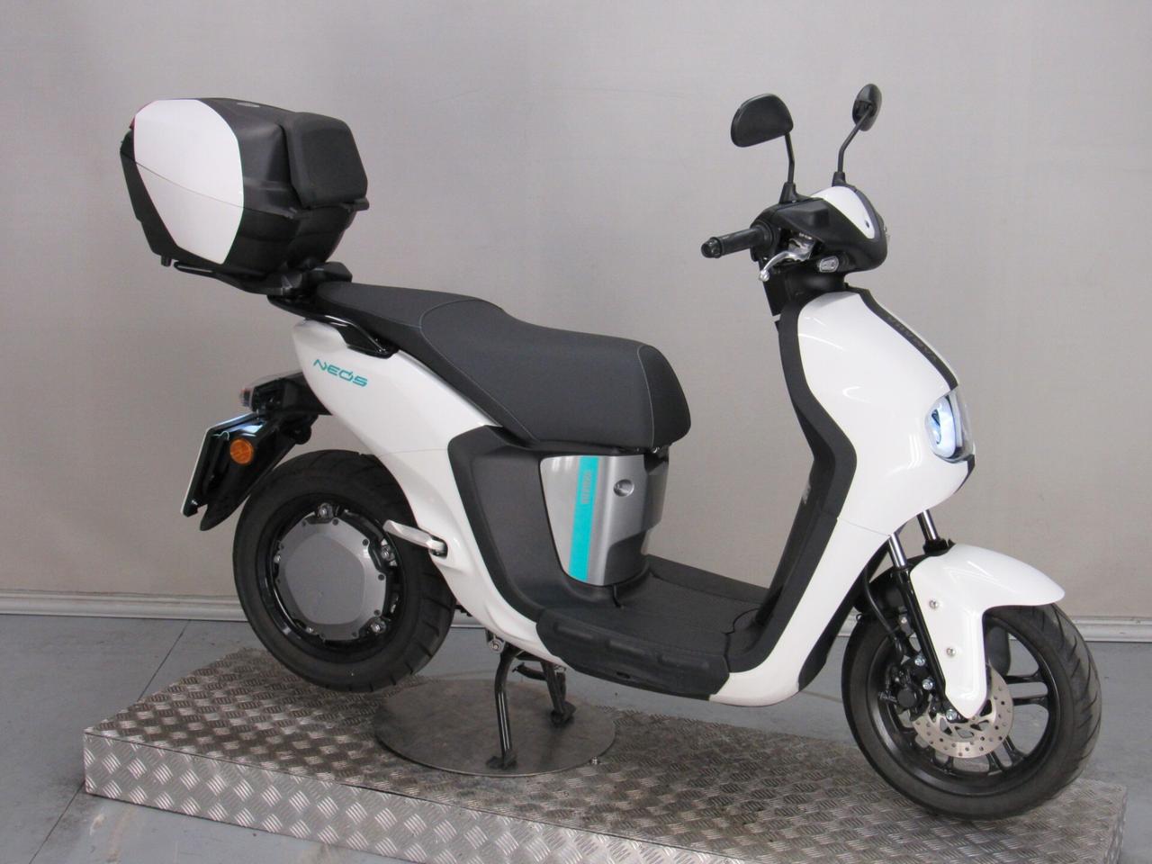 Yamaha Neo's EV DUAL BATTERY