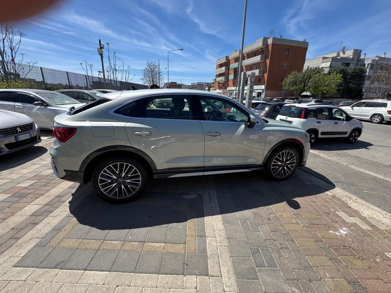 Audi Q3 35 TDI S tronic S line edition Prezzo Con Obbligo Finanziamento Senza il Prezzo sara' di euro 35500