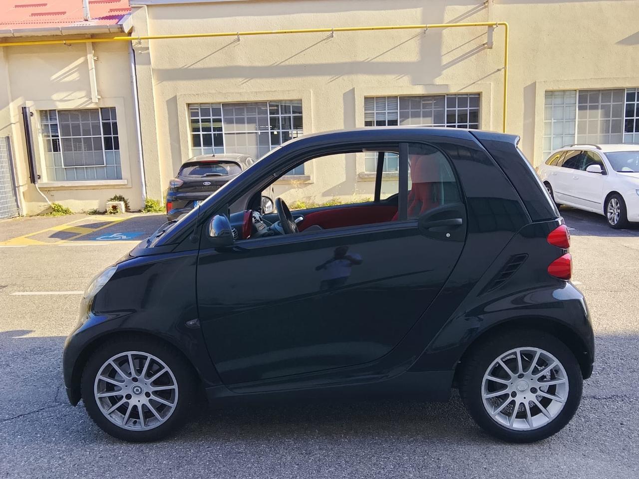 Smart ForTwo 1000 52 kW MHD coupé pure