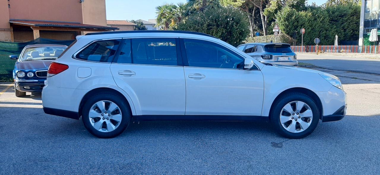 SUBARU OUTBACK 2.5i Bi-Fuel Trend