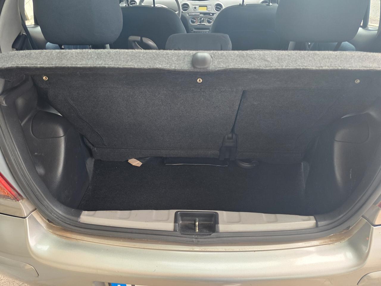 Toyota Yaris 1.0i 16V cat 5 porte Expo
