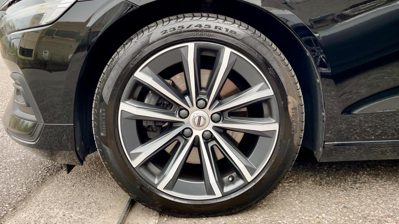 VOLVO V60 B4 2.0 GEARTRONIC MOMENTUM BUSINESS PRO 197CV - FULL LED, TETTO, SEDILI RISCALDABILI