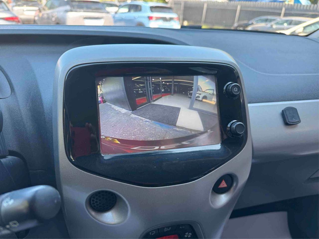 Toyota Aygo 1.0 VVT-i 69 CV 5 porte x-play