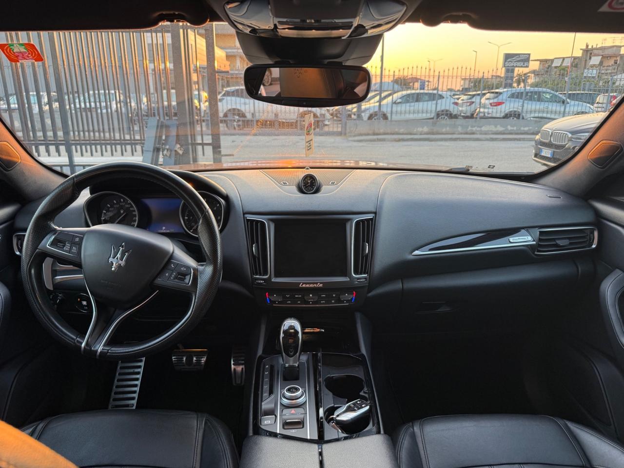 Maserati Levante V6 Diesel 275 CV AWD Gransport