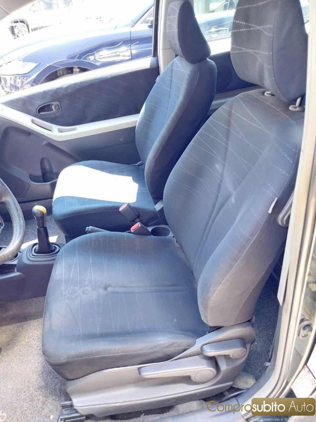 TOYOTA Yaris 1.3 3 porte