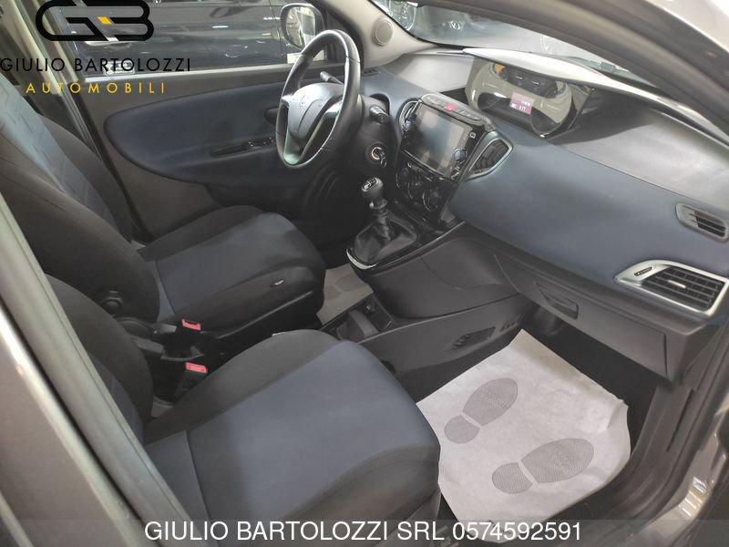 Lancia Ypsilon 1.0 FireFly 5 porte S&S Hybrid Platino