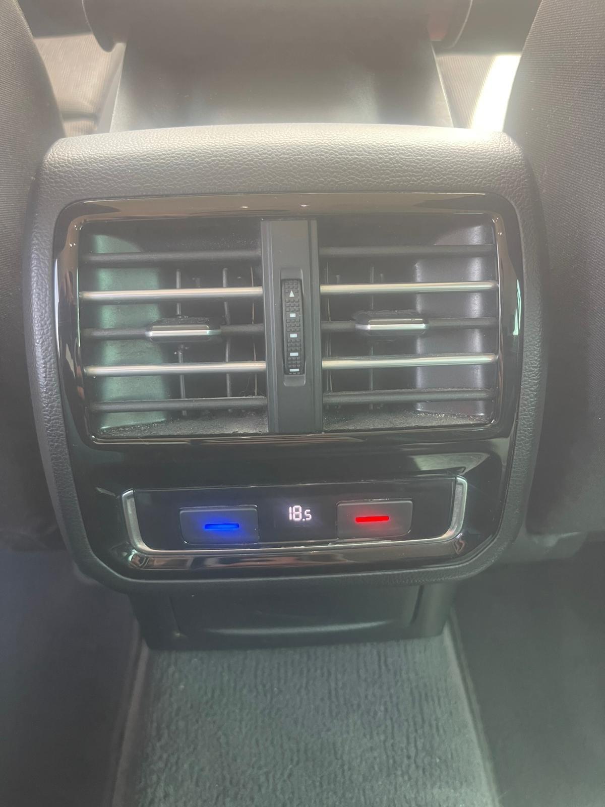 Volkswagen Passat Variant 2.0 TDI DSG Highline BlueMotion Technology