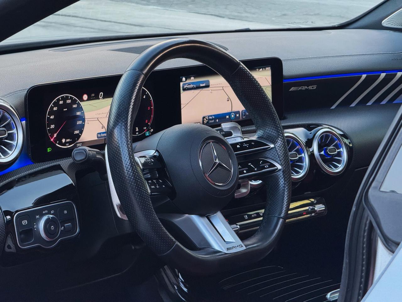 Mercedes-Benz CLA 200 d AMG Premium Plus TETTO