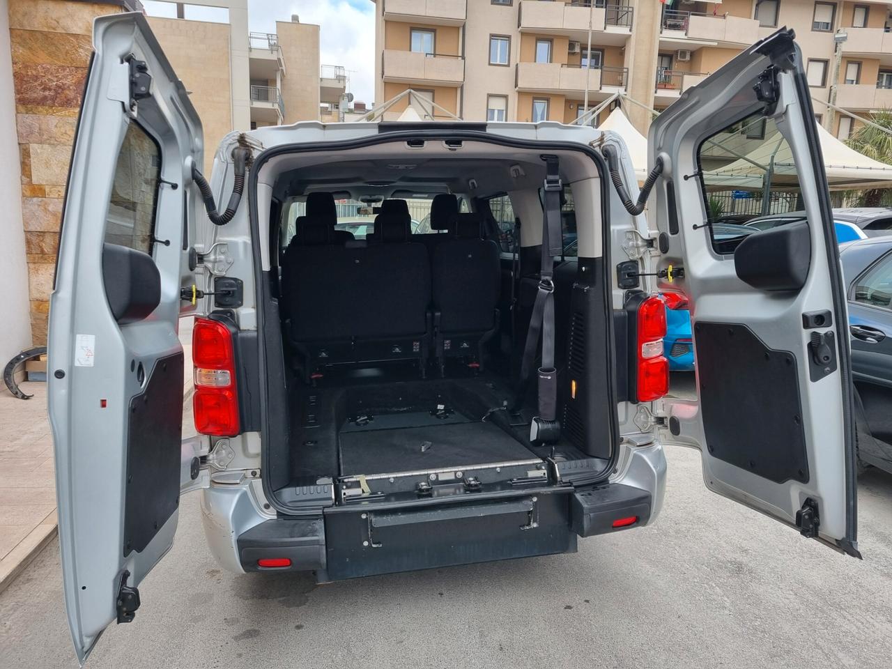 Toyota Proace Verso 1.4D STYLE disabili