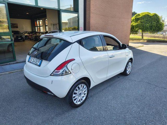 LANCIA Ypsilon 1.2 69 CV 5 porte Silver NEOPATENTATI