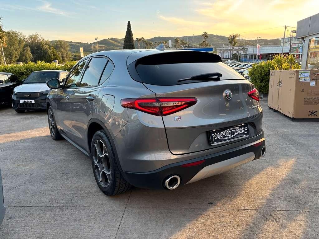 Alfa Romeo Stelvio 2.2 Turbodiesel 210 CV AT8 Q4 Executive 2018 / KM 235.000 Tua a solo 149 Euro al mese