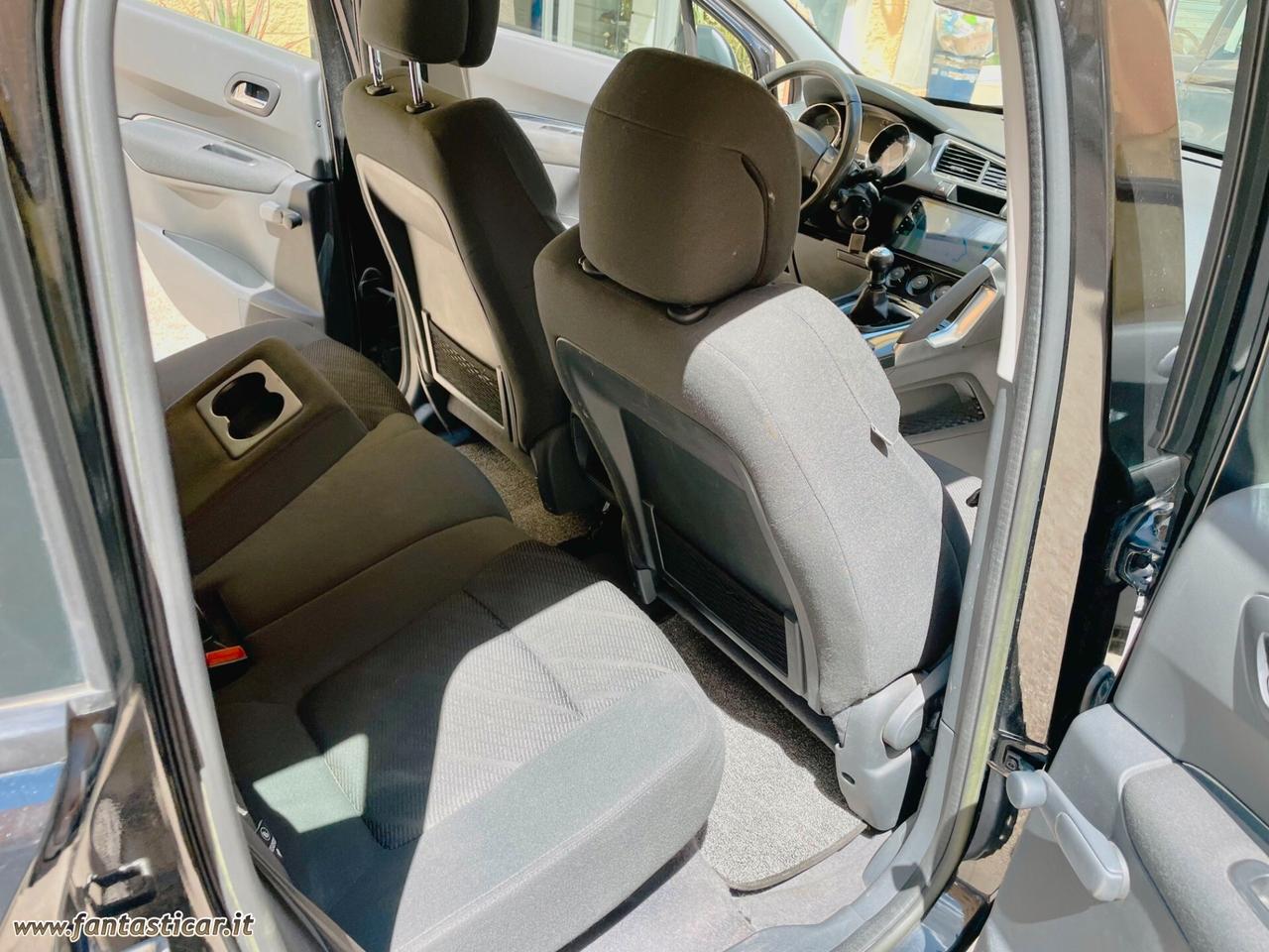 Peugeot 3008 1.6 HDi 115CV Access