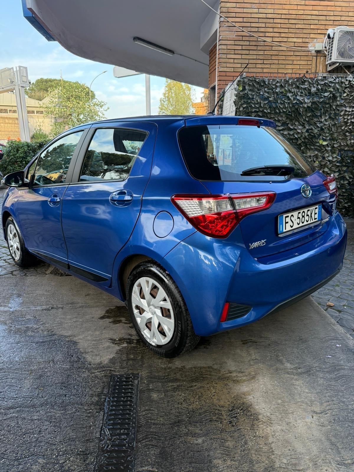 Toyota Yaris 1.5 Hybrid 5 porte Active Cambio Automatico